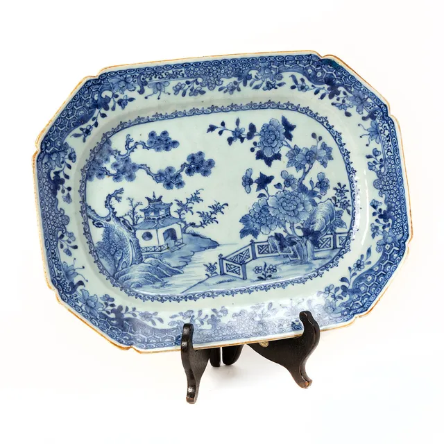 STEKFAT, porslin, Kina, Qingdynastin, Qianlong (1736-95).