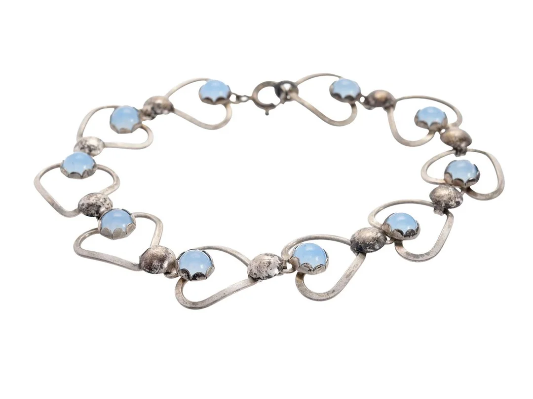ARMBAND, silver, blå kalcedoner, längd ca 19,5 cm, vikt 12,4 g. — Smycken/Armband — Kaplans