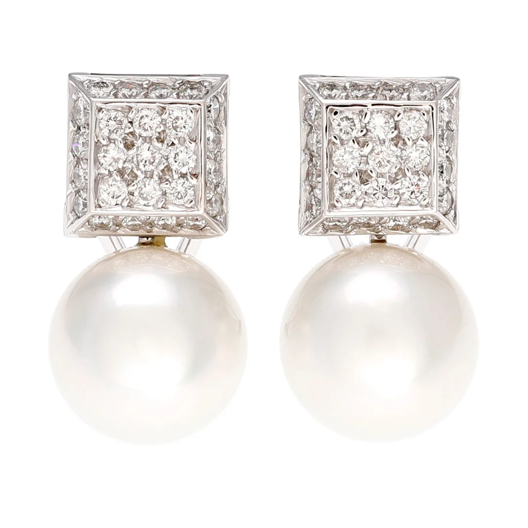 You and me earrings with diamonds pavé and Australian pearls. — Earrings — Balclis