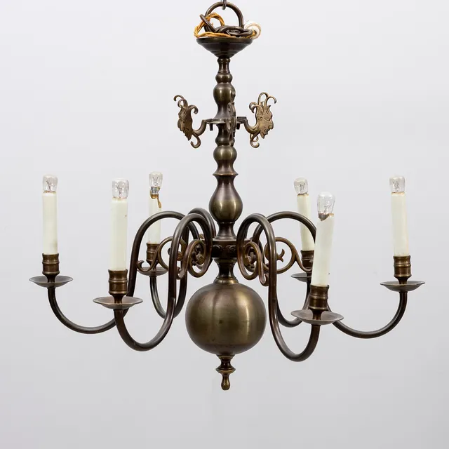 MALMKRONA, 1900-tal, höjd ca 66 cm.