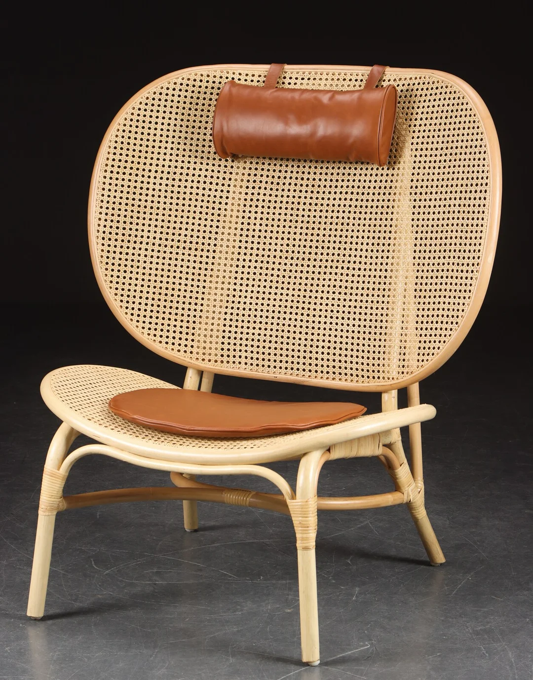 Kristian Sofus Hansen og Tommy Hyldahl Norr11. Lænestol. Model: Nomad — Furniture/Lounge chairs — Lauritz