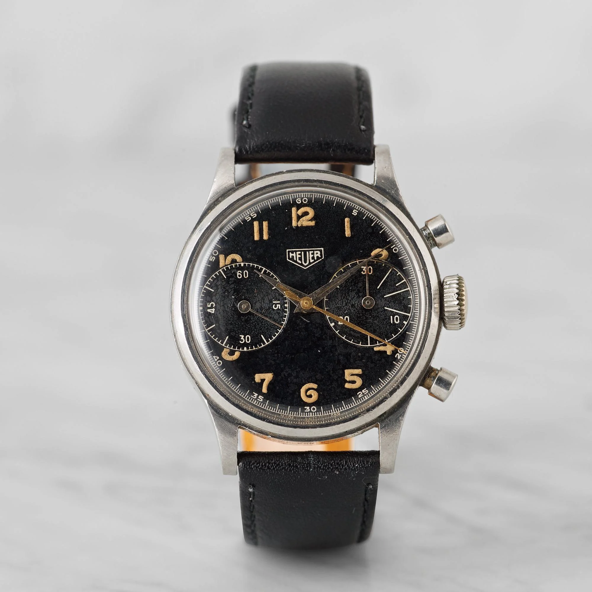 HEUER, kronograf, armbandsur, 35 mm, — Bukowskis