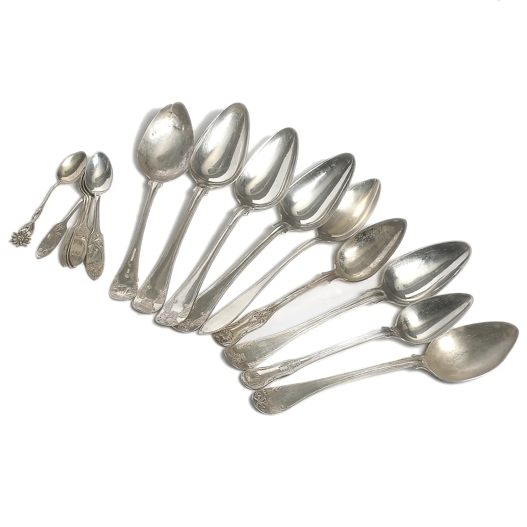 SKEDAR, 16 st. silver, bl.a. Johan Theodor Hagman, Uppsala, 1888. Vikt 512 gram. — Silver — Stadsauktion Sundsvall
