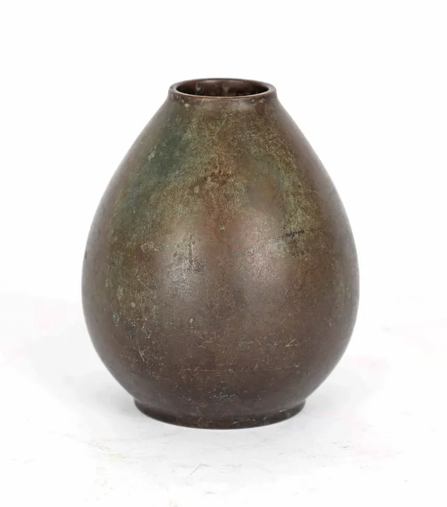 Just Andersen: Small drop-shaped bronze vase, dessin B2107