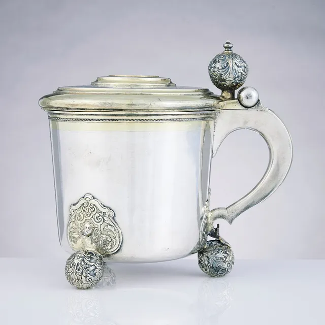 JOHAN PETTERSSON BERG. A parcel gilt silver tankard, Norrköping 1760. Late Baroque.