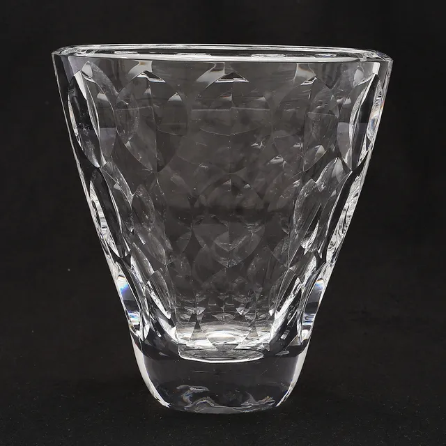 NILS LANDBERG. Vas, glas, signerad "Orrefors N 3935-211".