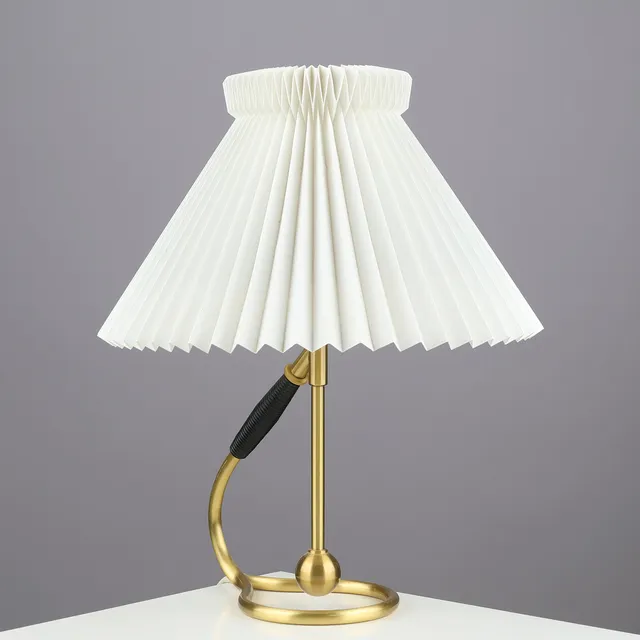 KAARE KLINT. Bordlampe/væglampe af messing og plisseret skærm, Model 306, Le Klint, Danmark, formgivet 1945.