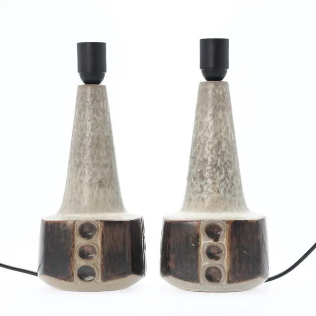 MARIANNE STARCK. Et par bordlamper af glaseret keramik, Michael Andersen & Søn, Bornholm, ca. 1960'erne (2).