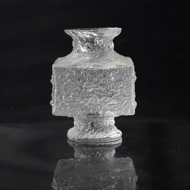 TIMO SARPANEVA. Vas, glas, Iittala, Finland.