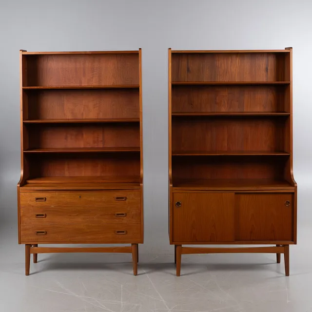 JOHANNES SORTH. ”Bornholmerreolen”, bokhyllor, 2 stycken, teak, Bornholms Møbelfabrik, Nexø. Danmark, 1950/60-tal.