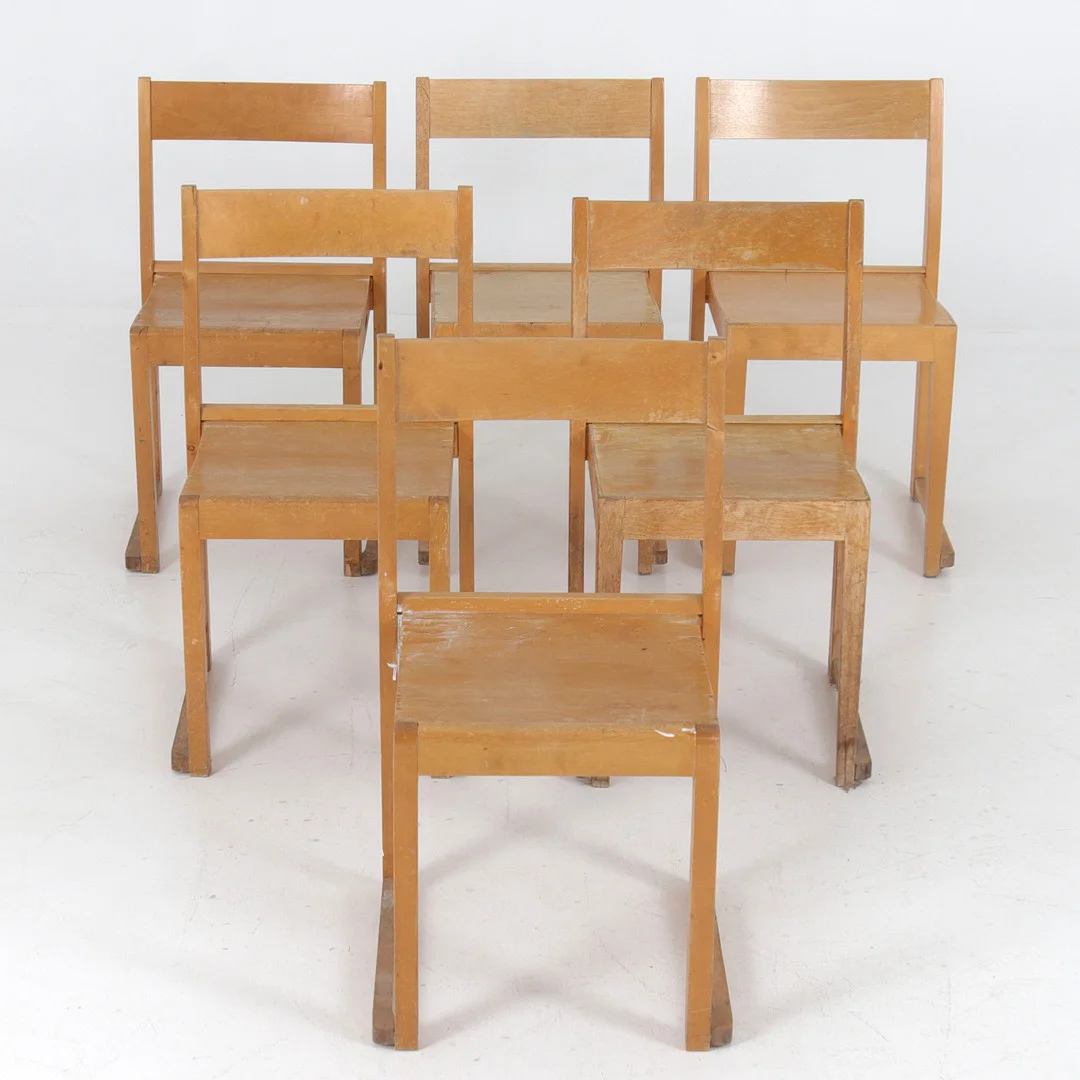 SVEN MARKELIUS. Stolar, 6 st, björk, "Orkesterstolen". 1900-talets mitt. — Armchairs & Chairs — Stadsauktion Sundsvall
