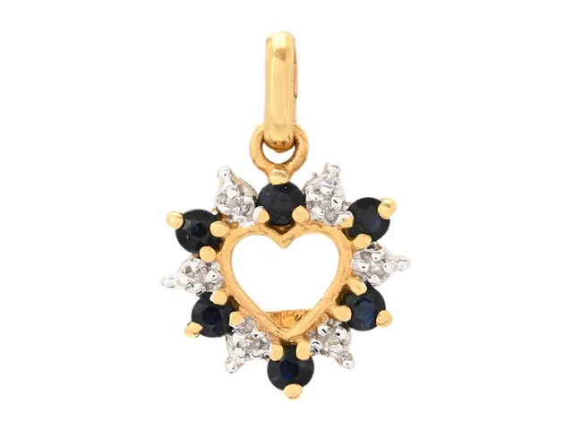 HÄNGE, hjärta, 18K guld/vitguld, diamanter ca 0,03 ctv, safirer, höjd ca 1,5 cm, vikt 1,3 g, skador på stenar.
