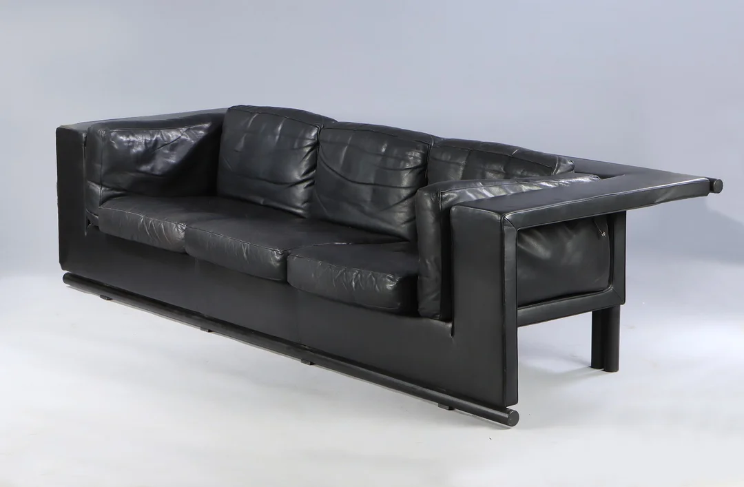 Paolo Piva for De Sede. Rare free-standing three-seater vintage sofa, black leather, from the 1990s — Furniture/Lounge suites, sofas — Lauritz