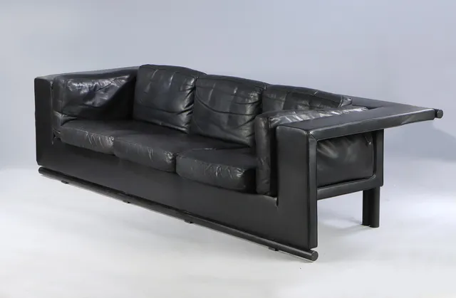 Paolo Piva for De Sede. Rare free-standing three-seater vintage sofa, black leather, from the 1990s