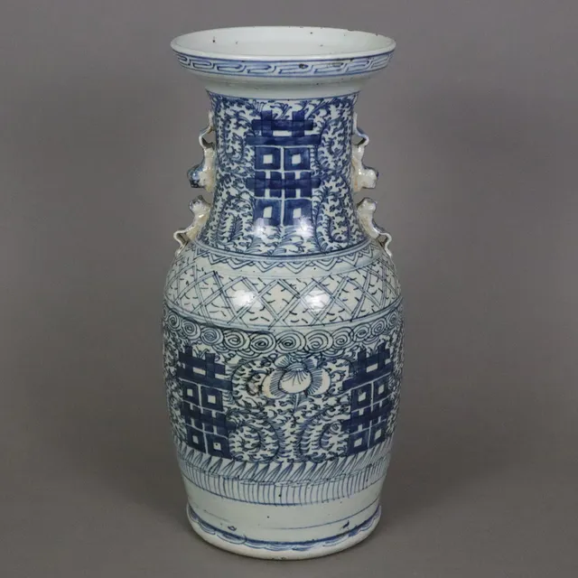 Blau-weiße Balustervase - China.