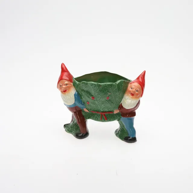 YTTERFODER. Terracotta, tomtar, Tyskland, 1900-talets första hälft.