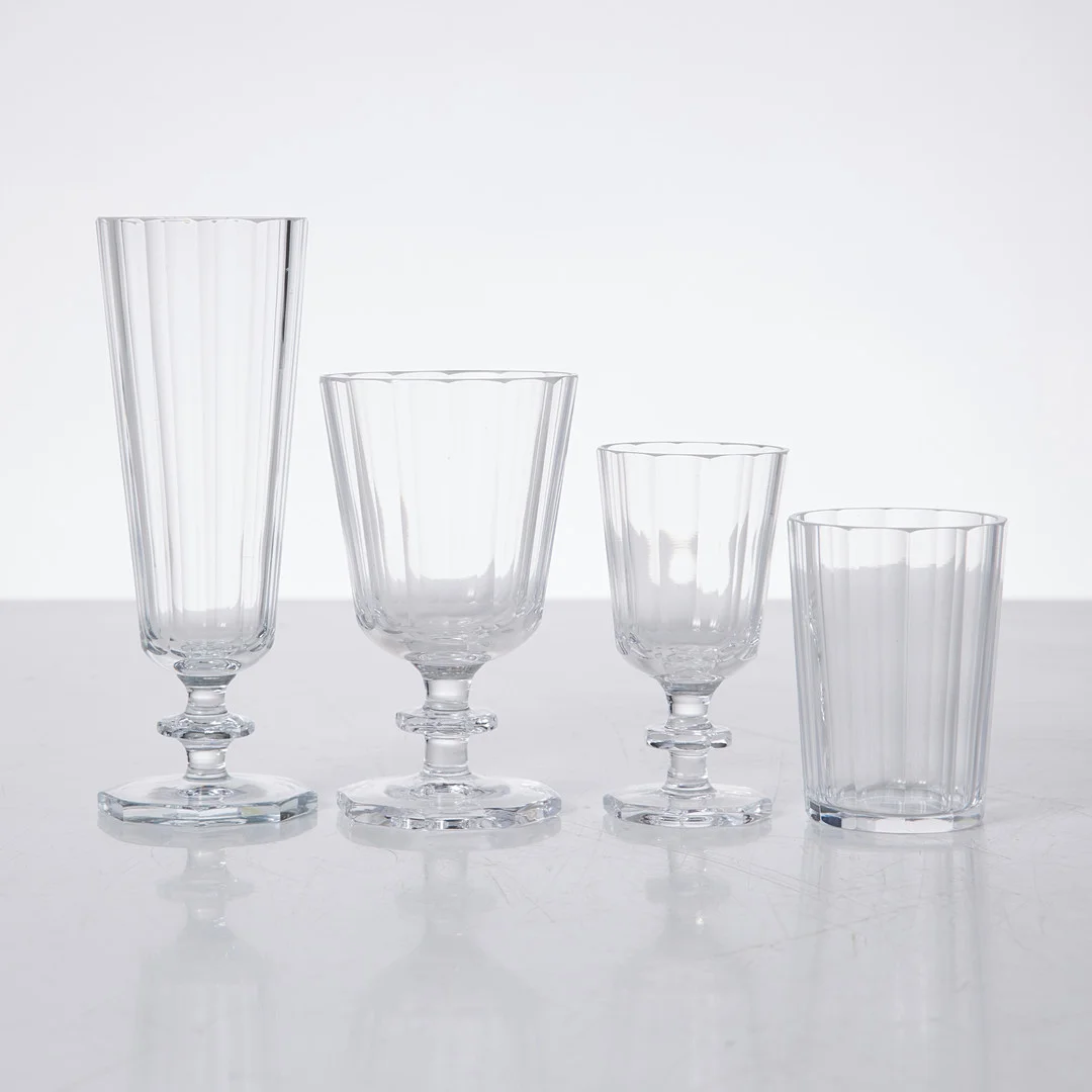 ELIS BERGH, "Karlberg", glasservis, 60 dlr, bestående av: 11 champagnestrutar, 9 selterglas, 7 vinglas, 1 snapsglas, 32 sherry/portvins glas med något varierande höjder. — Tableware — Stockholms Auktionsverk Magasin 5