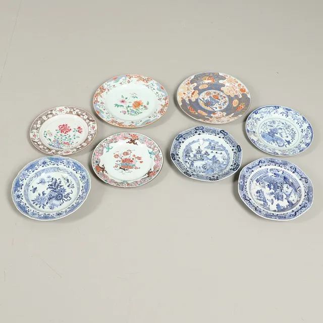 VARIOUS 18THC CHINESE PORCELAIN PLATES.