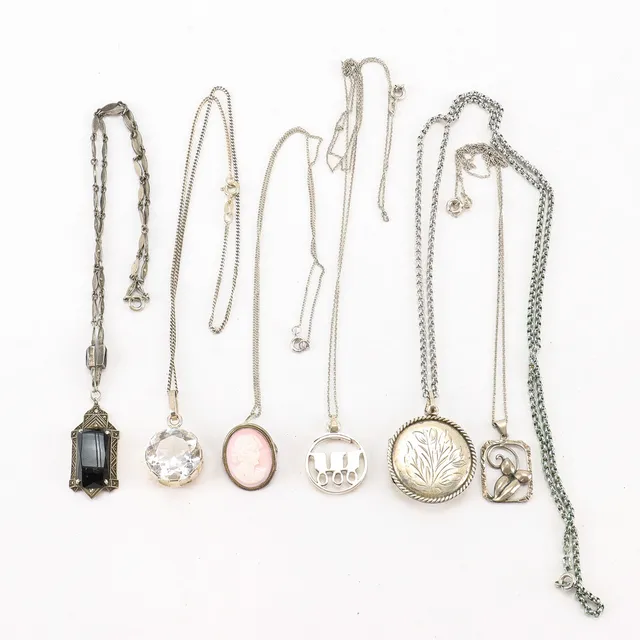 HALSBAND med hängen, 6 stycken silver.