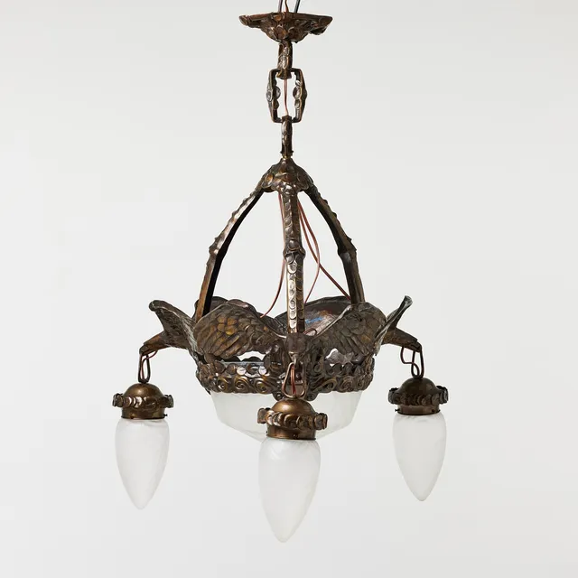 ARVID BÖHLMARKS LAMPFABRIK. Takarmatur, Stockholm 1910/20-tal, jugend, modell 5676, patinerad mässing och glas.
