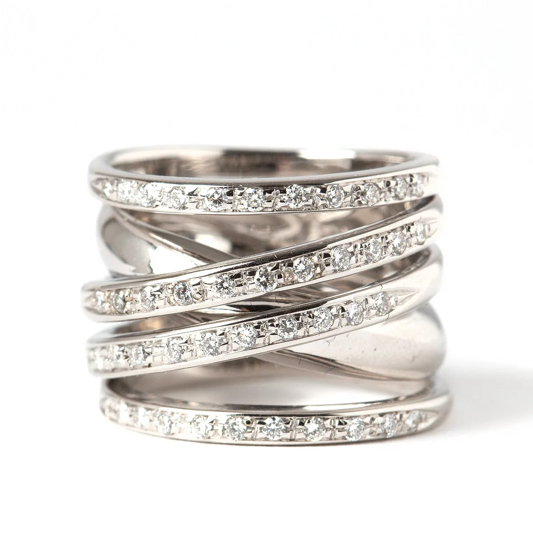 RING, 18K vitguld med briljantslipade diamanter totalt ca 0.50 ct. — Rings — Stockholms Auktionsverk Göteborg