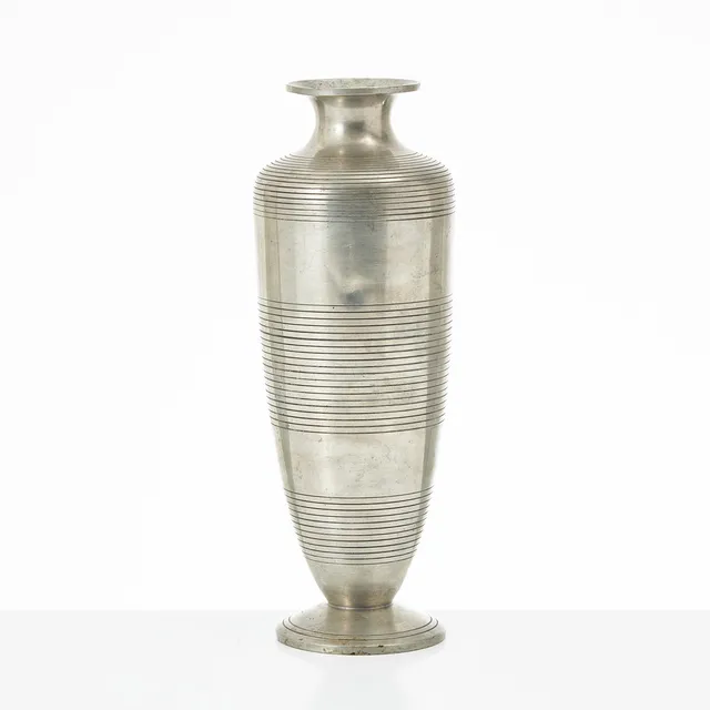 SYLVIA STAVE (1908-1994). TILLSKRIVEN. Vas, tenn, CG Hallberg, art decó, 1938.