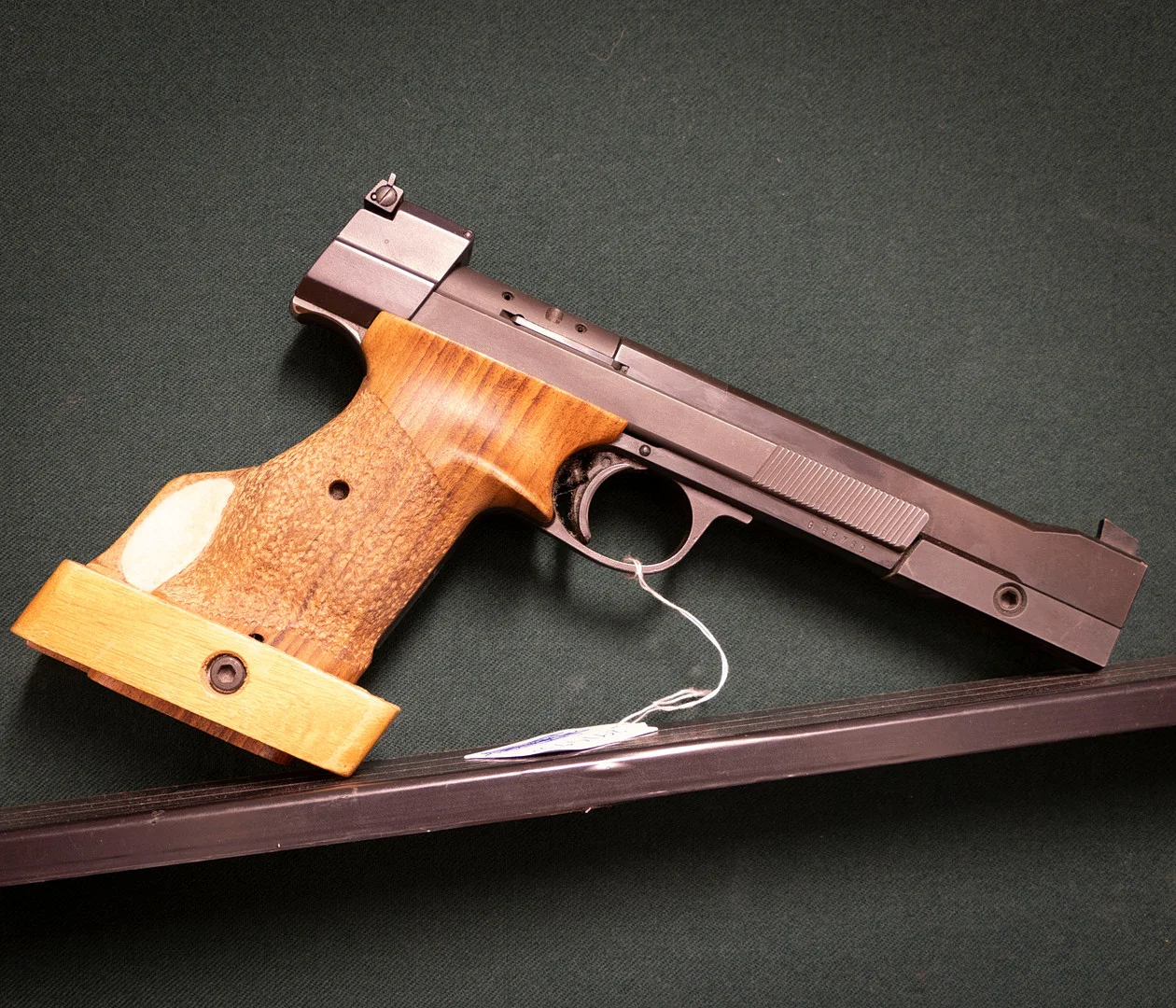 Hämmerli Model 215 kaliber 22lr. tillv.nr. 668769. — Pistols — Mauritz Widforss