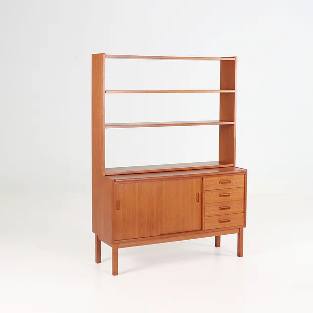 BOKHYLLA MED SKRIVSKIVA. Teak, Sverige 1950/60-tal.
