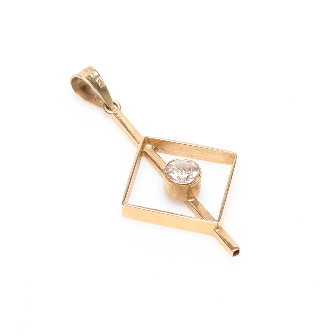 HÄNGE, 18K guld, med vit sten, vikt ca 2.6gram. — Brooches & Pendants — Gomér & Andersson Linköping