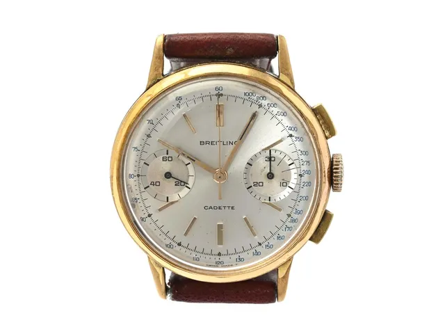 BREITLING, Cadette (Swiss Made T), Cal Valjoux 7730 (TJ), Serie nr. 1227841, Boett nr. 1156, kronograf, herrur, 35 mm, doublé (20 micron, skadad), manuell, plexiglas, skadad urtavla/visare, läderband, ca 1970.