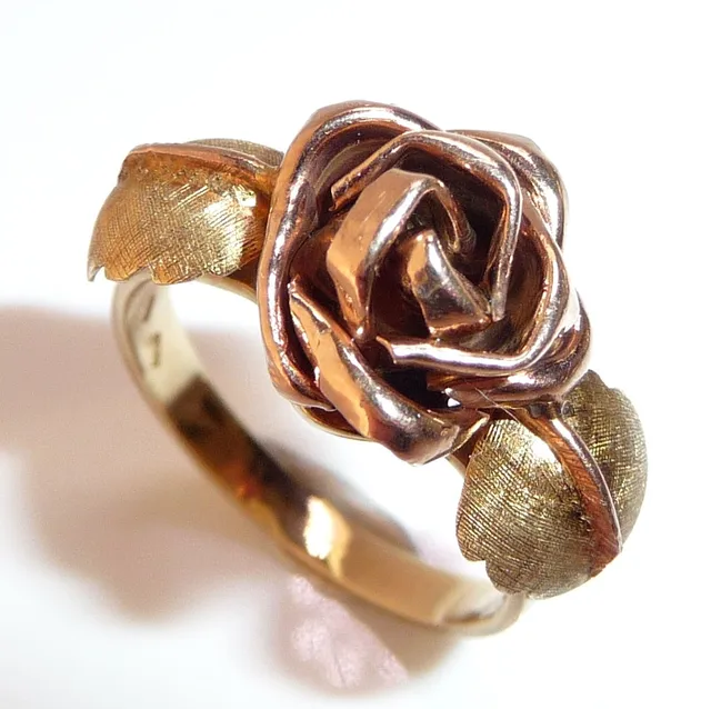 Ring 585 Gold Roségold , Rose Handarbeit.