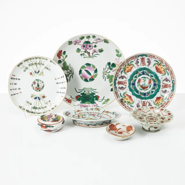FAT, ASSIETTER, STEMCUP, ASK, 7 dlr., porslin, Kina, 18-1900-tal, polykromdekor.