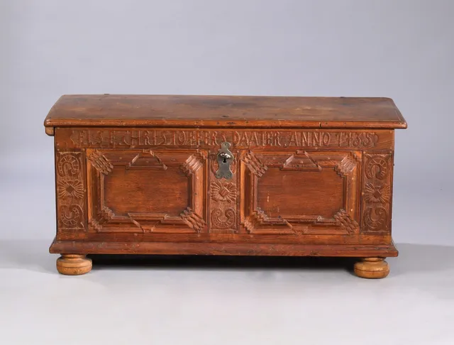 Flat-lid baroque coffin with carvings, first half of the 18th century