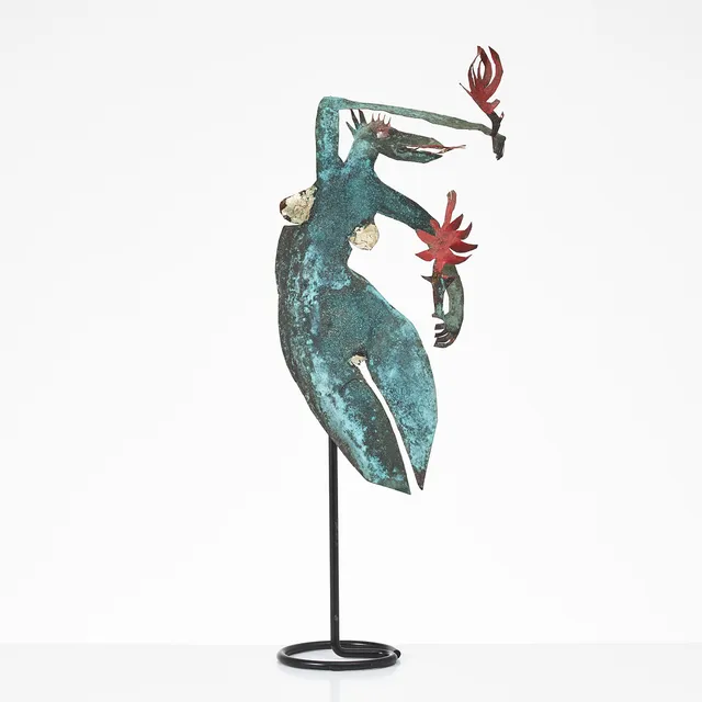 KARIN WARD (Född 1940). Skulptur, kopparplåt, ställvis förgylld.