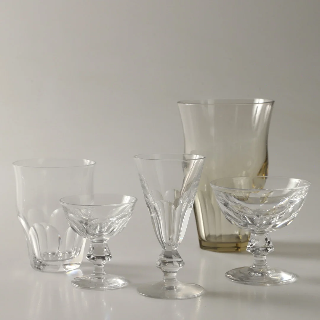 ELIS BERGH. Glasservis, 86 delar, "Bergh", Kosta. — Tableware — Helsingborgs Auktionskammare