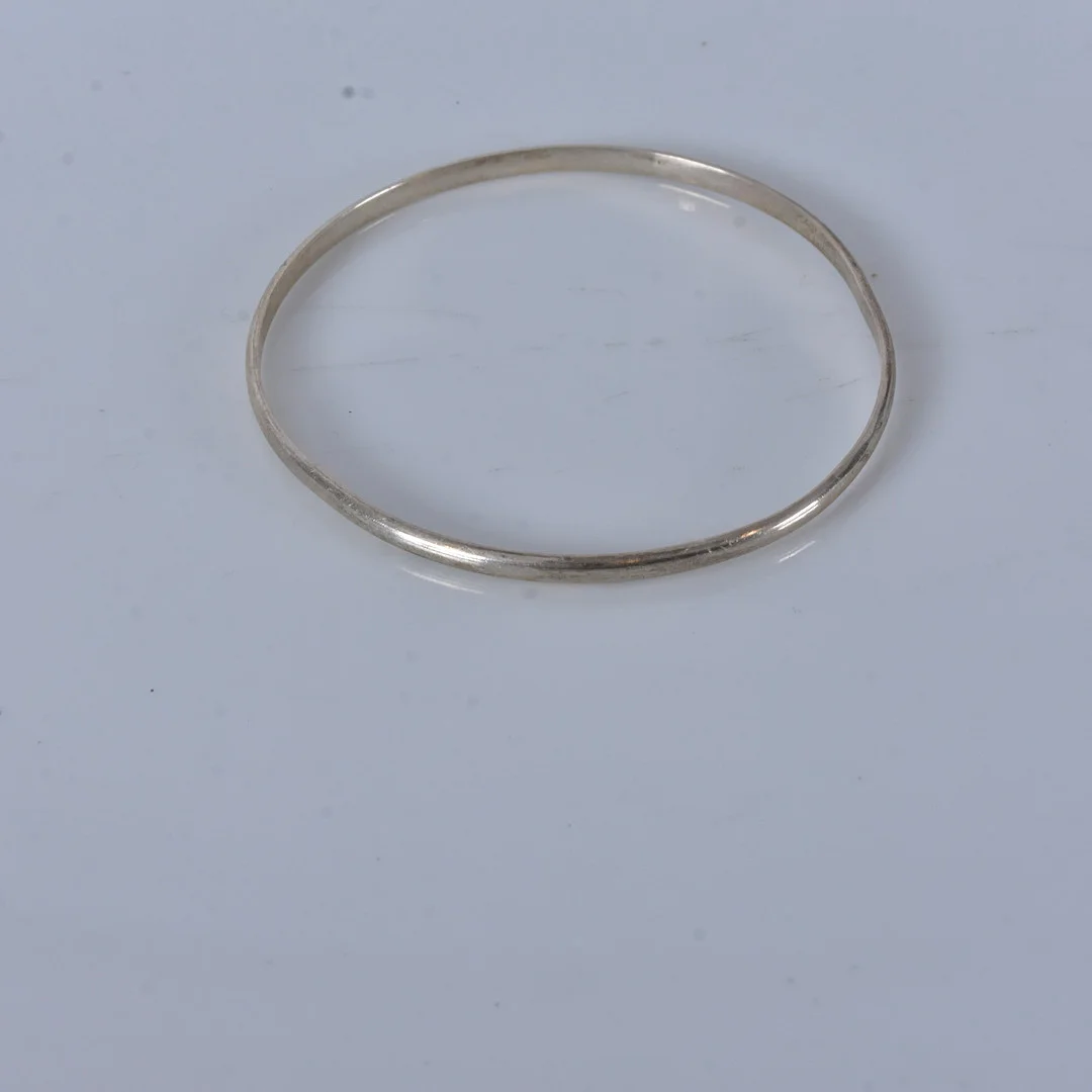 ARMRING, silver. — Bracelets — Halmstads Auktionskammare