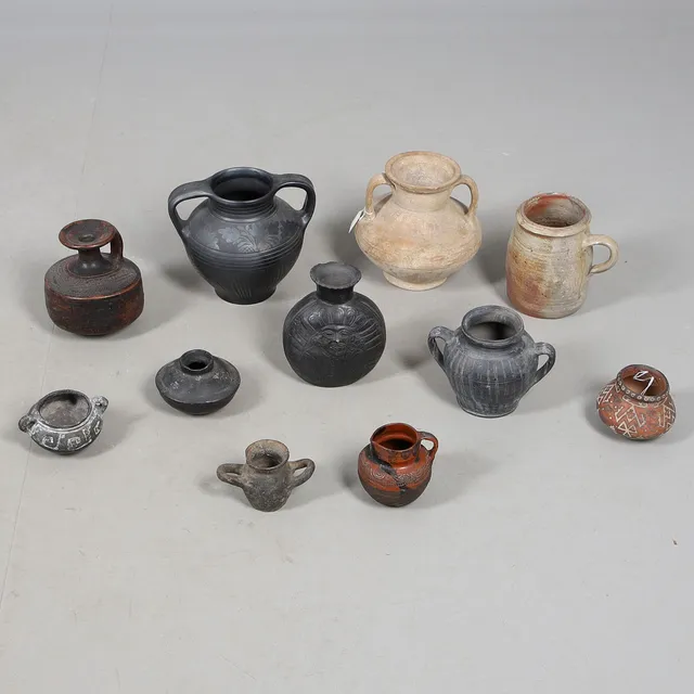 PRE COLUMBIAN STYLE POTS.