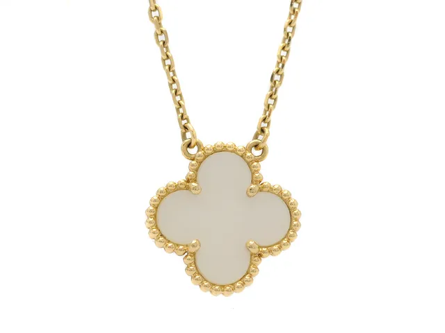 VAN CLEEF & ARPEL, collier, Vintage Alhambra Pendant, 18K guld, pärlmor, längd 38/42 cm, vikt 5,2 g.