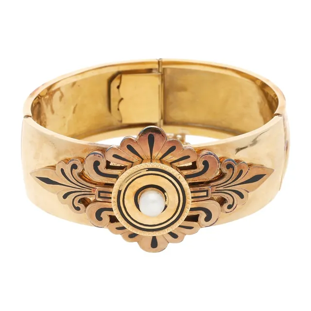 Elizabethan gold bracelet, 19th Century.