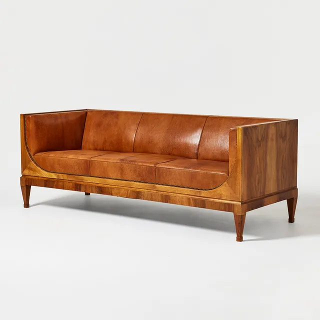 FRITS HENNINGSEN. Soffa, Danmark 1930-tal, mahogny med pärlspikad klädsel i brunt läder.