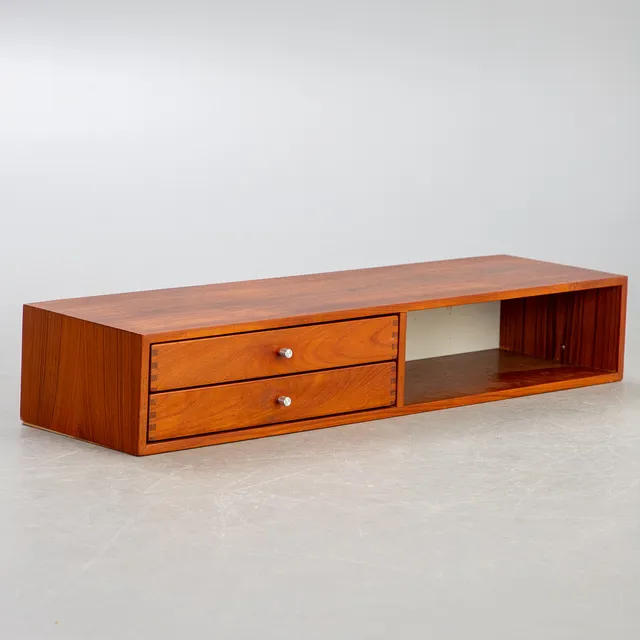 KAI KRISTIANSEN. Aksel Kjersgaard, Wandboard / Wandkonsole, Modell '132', Teak, 1960er Jahre, Dänemark.