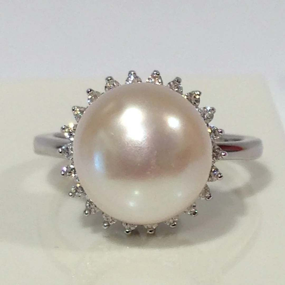 CULTURED PEARL CLUSTER RING. — Rings — Rumsey’s Auctioneers