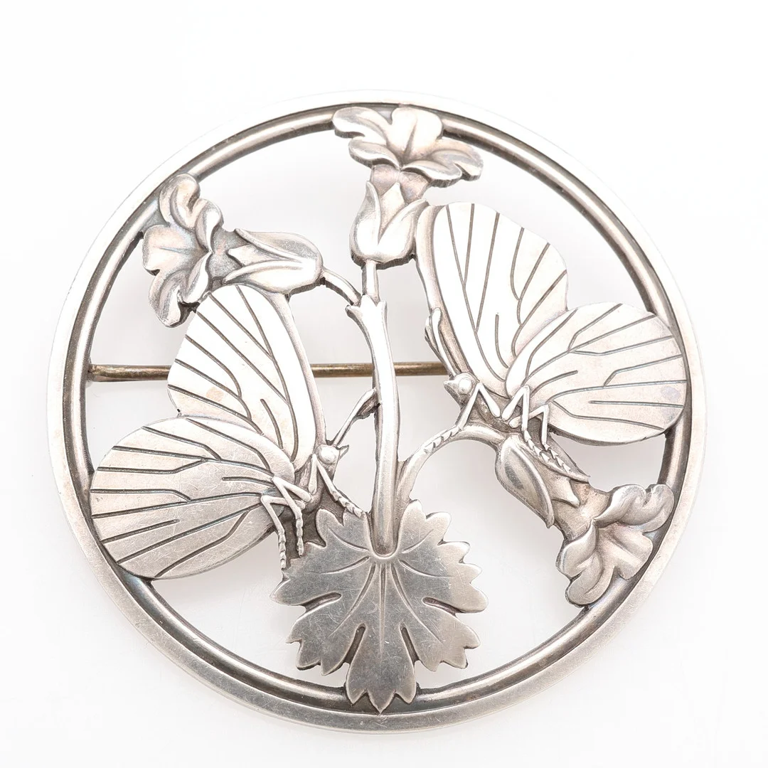 ARNO MALINOWSKI. BROSCH, STERLINGSILVER, MODELL NO. 283, GEORG JENSEN, DANMARK, 1900-TALETS MITT. — Brooches & Pendants — Crafoord Auktioner Lund