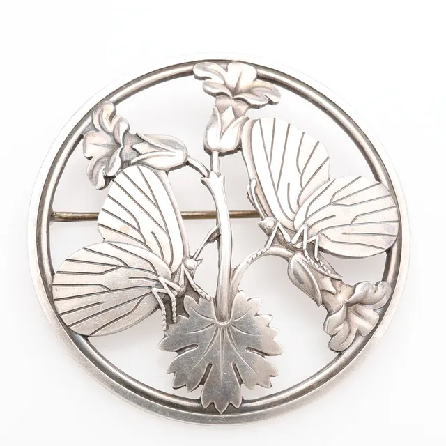 ARNO MALINOWSKI. BROSCH, STERLINGSILVER, MODELL NO. 283, GEORG JENSEN, DANMARK, 1900-TALETS MITT.