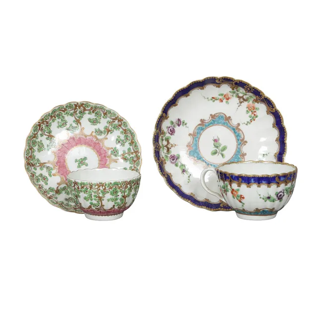 A WORCESTER EARL MANVERS PATTERN TEA BOWL & SACUER, WORCESTER 1ST PERIOD DR WALL TEA CUP & SAUCER, TOGETHER WITH ANOTHER 1ST PERIOD DR WALL TEA CUP & SAUCER (3).