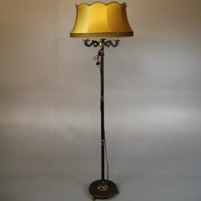 GOLVLAMPA, 3-armad. 1900-talets första hälft.