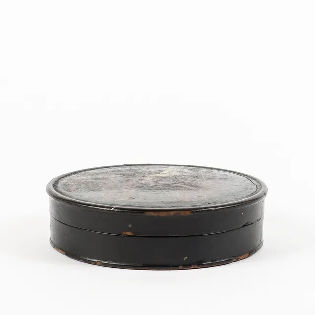 DOSA, bemålad, papier maché, 1800-talets andra hälft.