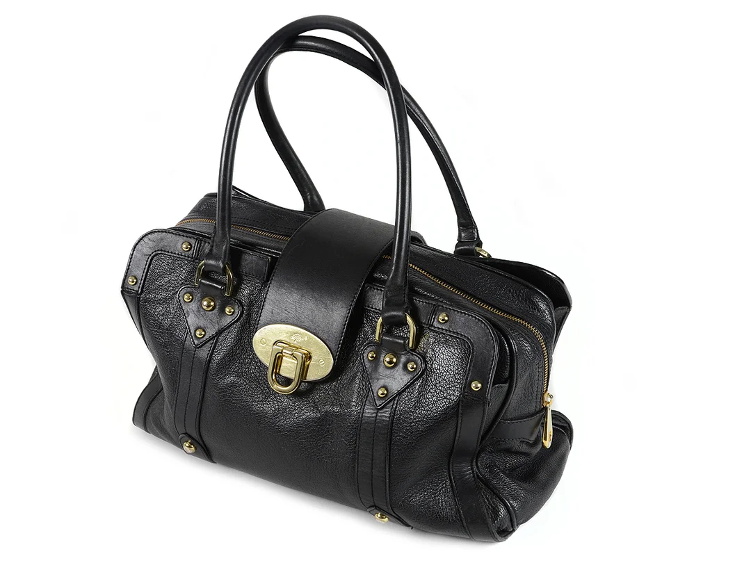 VÄSKA, MULBERRY, svart läder med gulmetalldetaljer, 37x22x13 cm, dustbag. Visst slitage. — Accessoarer/Väskor — Kaplans