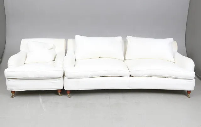 SOFFA samt FÅTÖLJ, Howardmodell, "Edward", Fogia, 2000-tal.