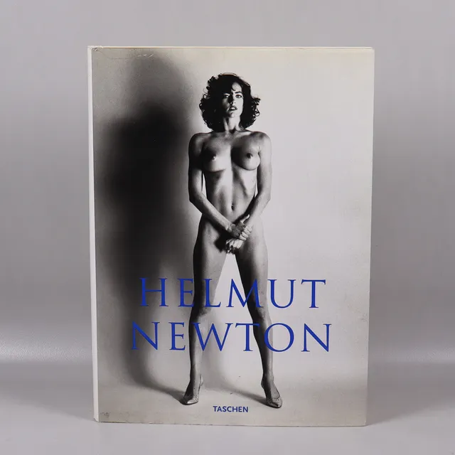 HELMUT NEWTON. "Sumo", illustrerad fotobok, Taschen, 2009.